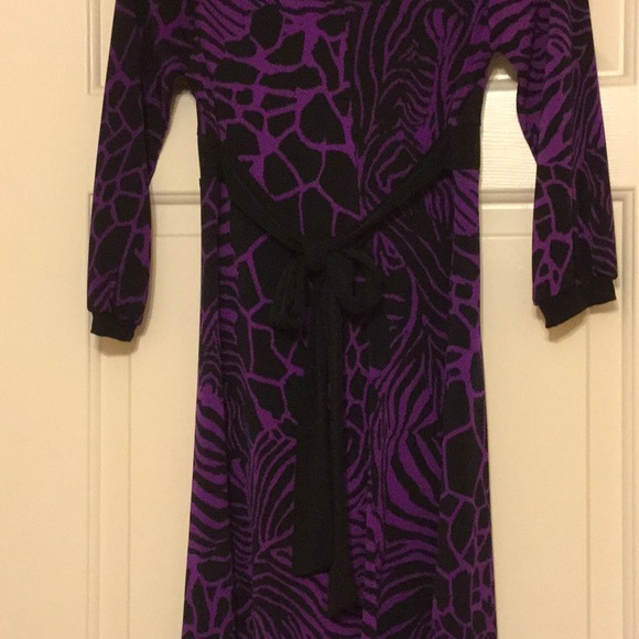 Purple and black dress - Picture 2 of 2